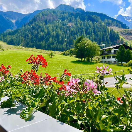 Hotel Garni Burger Sankt Jakob in Defereggen Exteriör bild