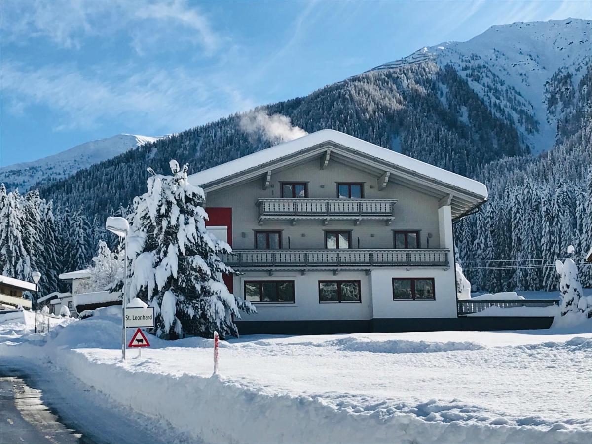 Hotel Garni Burger Sankt Jakob in Defereggen Exteriör bild