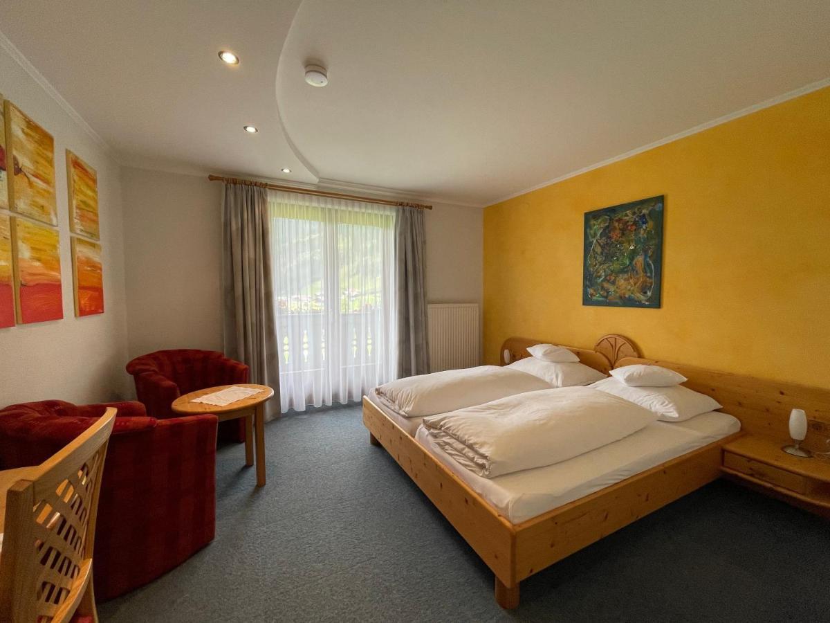 Hotel Garni Burger Sankt Jakob in Defereggen Exteriör bild