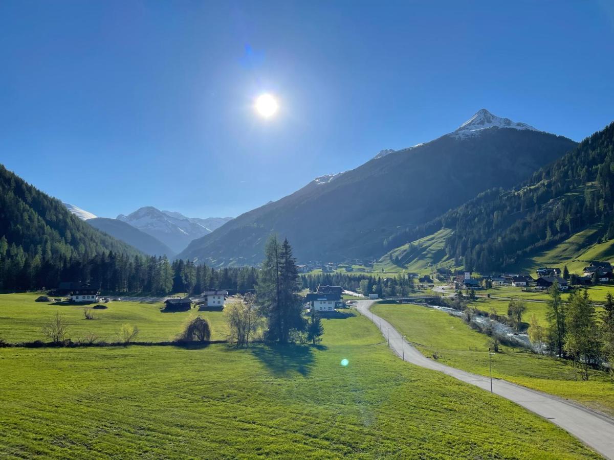 Hotel Garni Burger Sankt Jakob in Defereggen Exteriör bild
