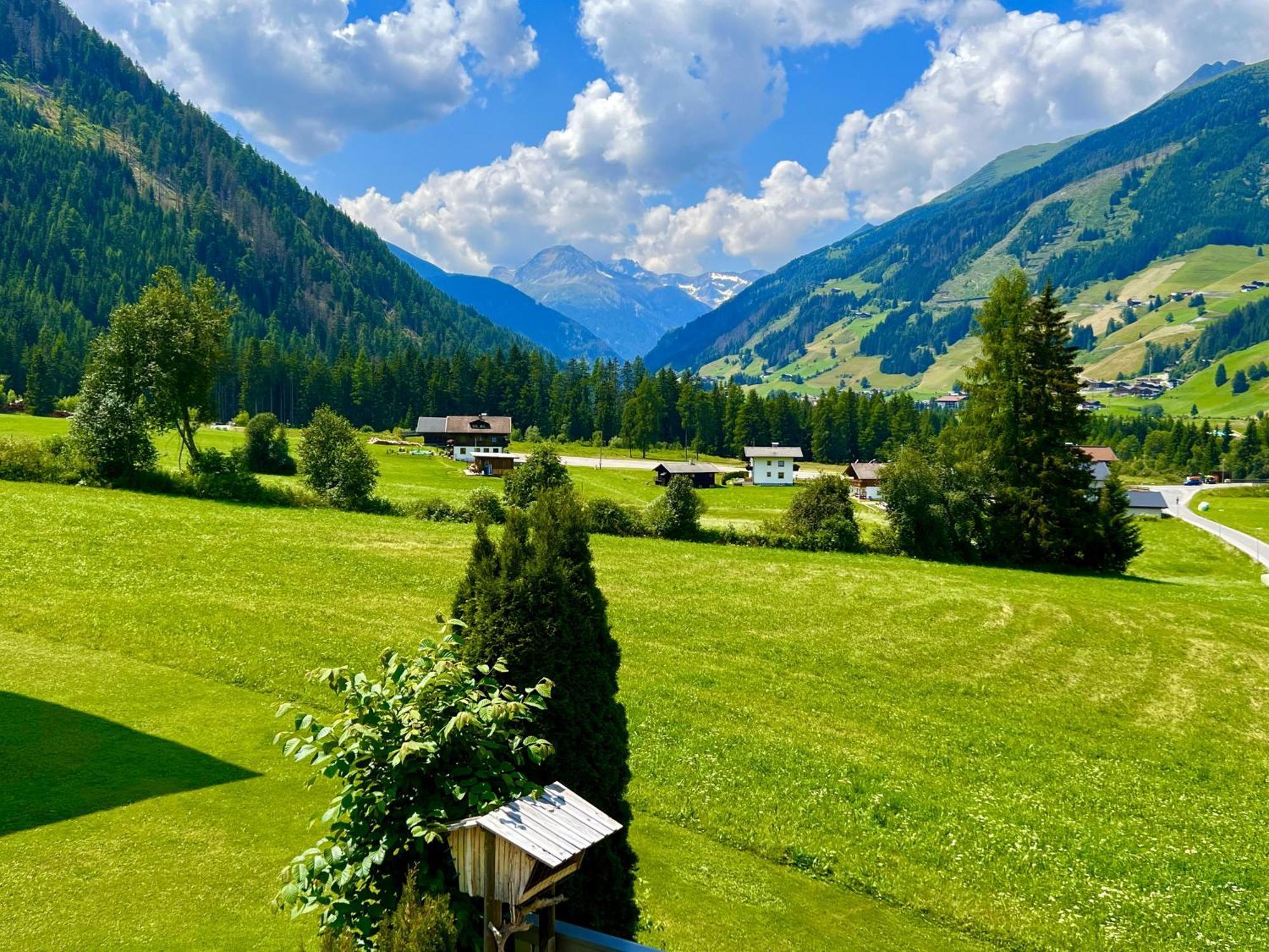 Hotel Garni Burger Sankt Jakob in Defereggen Exteriör bild