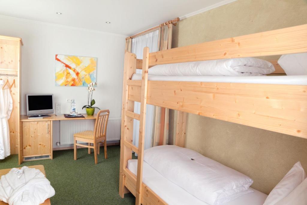 Hotel Garni Burger Sankt Jakob in Defereggen Rum bild